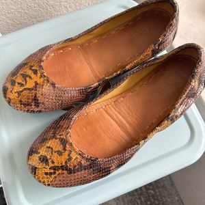 TIEKS mocha snake flats
